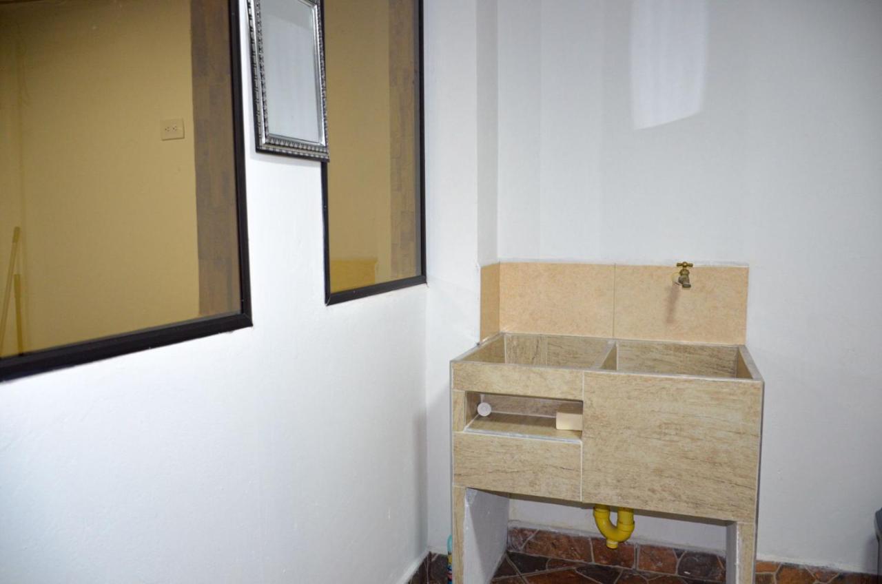 GuatapéLa Plazoleta Apartamentoアパートメント エクステリア 写真
